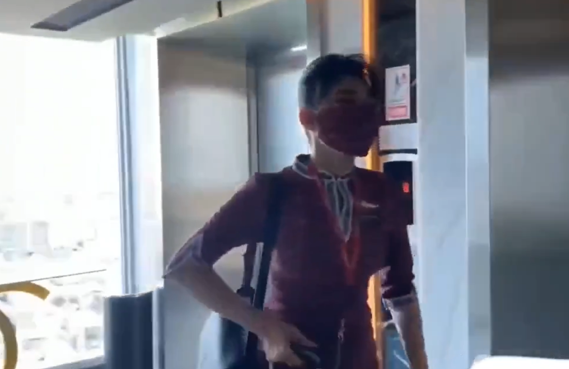 Peramugari Cantik Asik Bercumbu Di Hotel Dengan Pilot Di Sodok Rudall Terasa Terbang Melayang