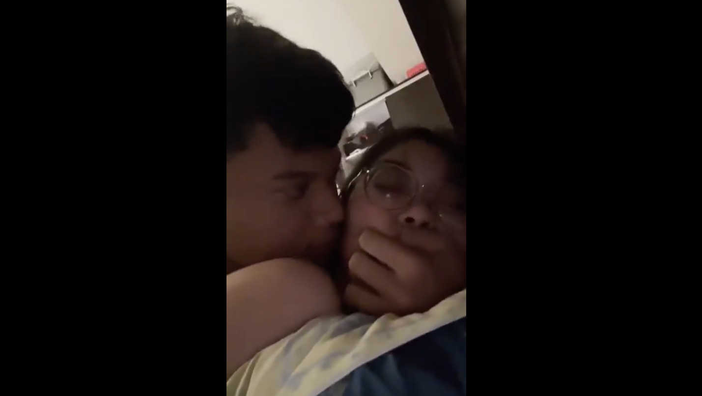 Yang Viral Tante Cantik Di Wikwik Pemuda Tapi Gak Mau Lepas Kacamata